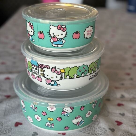 Hello Kitty Food Storage Containers - Picture 2 of 4